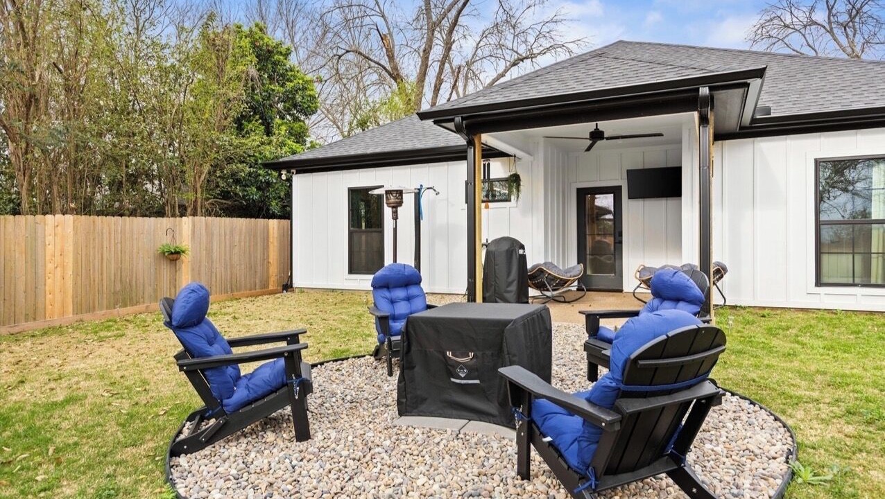 Photo of Outdoor in West