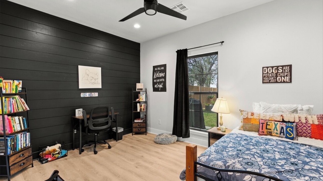 Photo of Bedroom in West