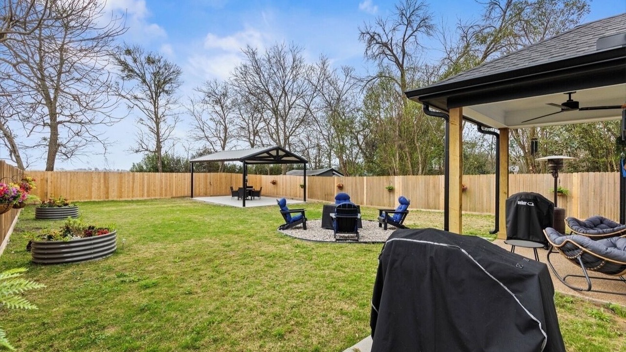 Photo of Outdoor in West