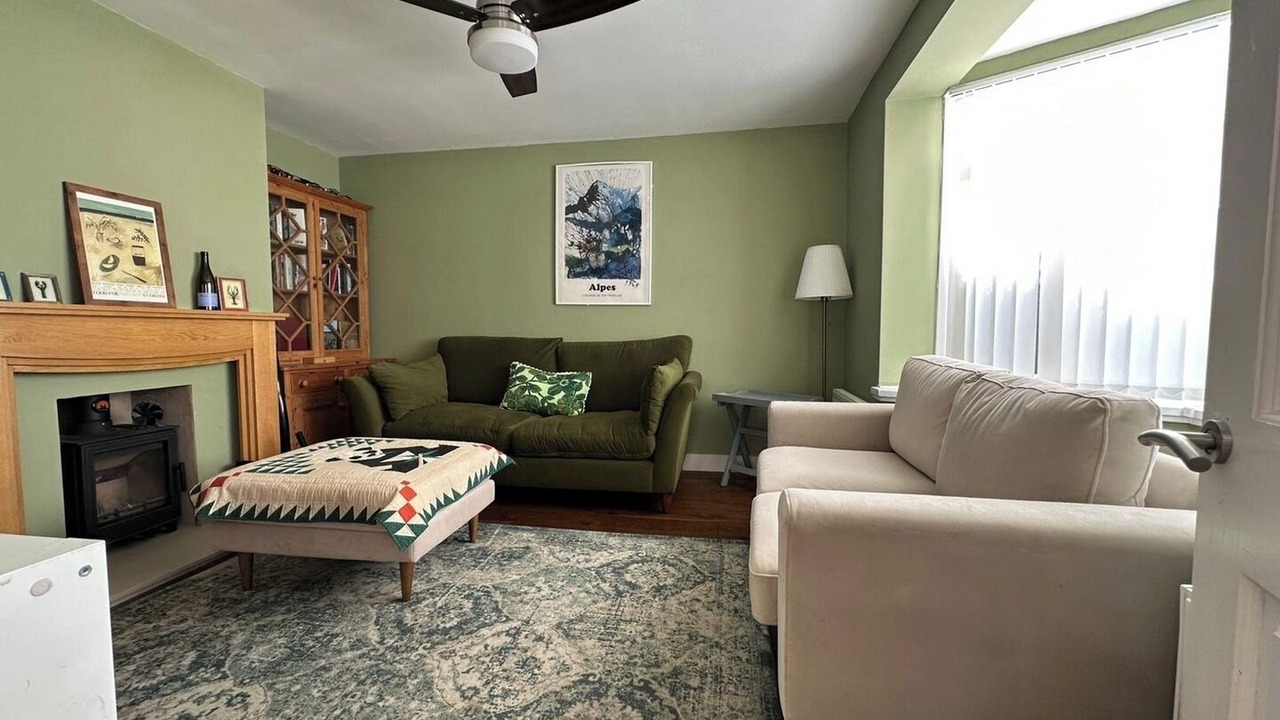 Photo of Livingroom in Alton