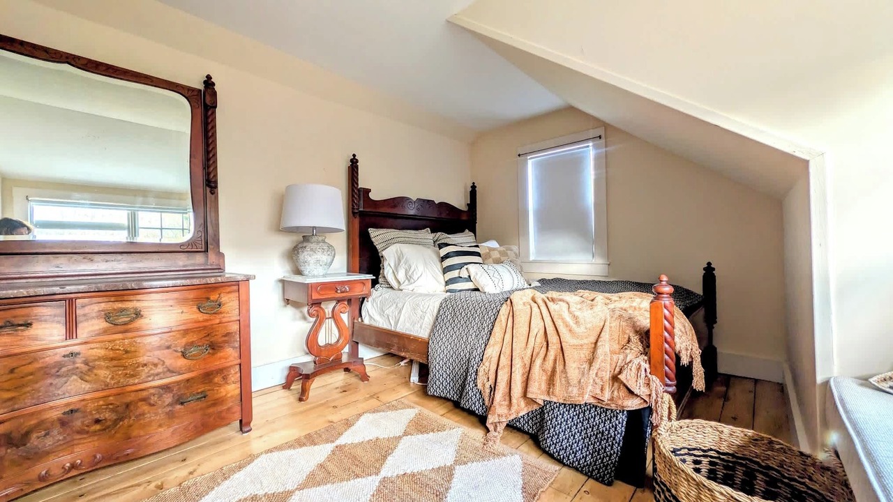 Photo of Bedroom in Surry