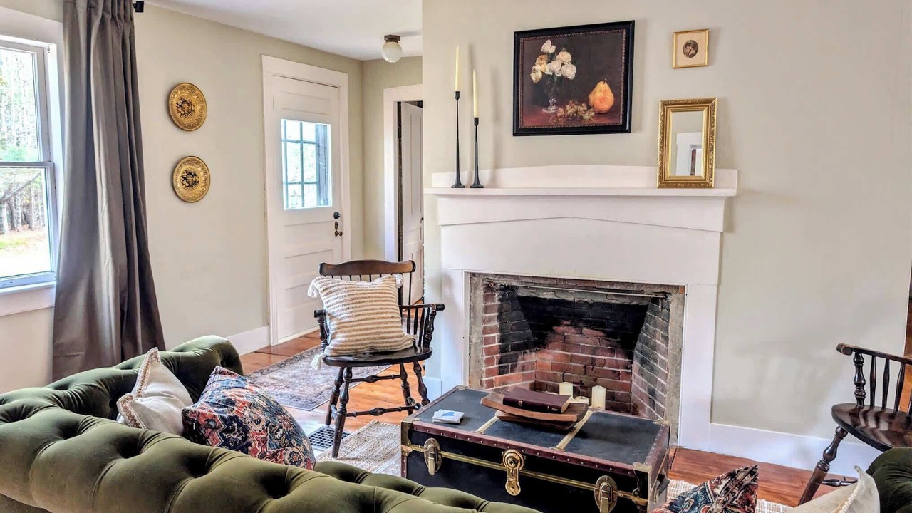 Photo of Livingroom in Surry