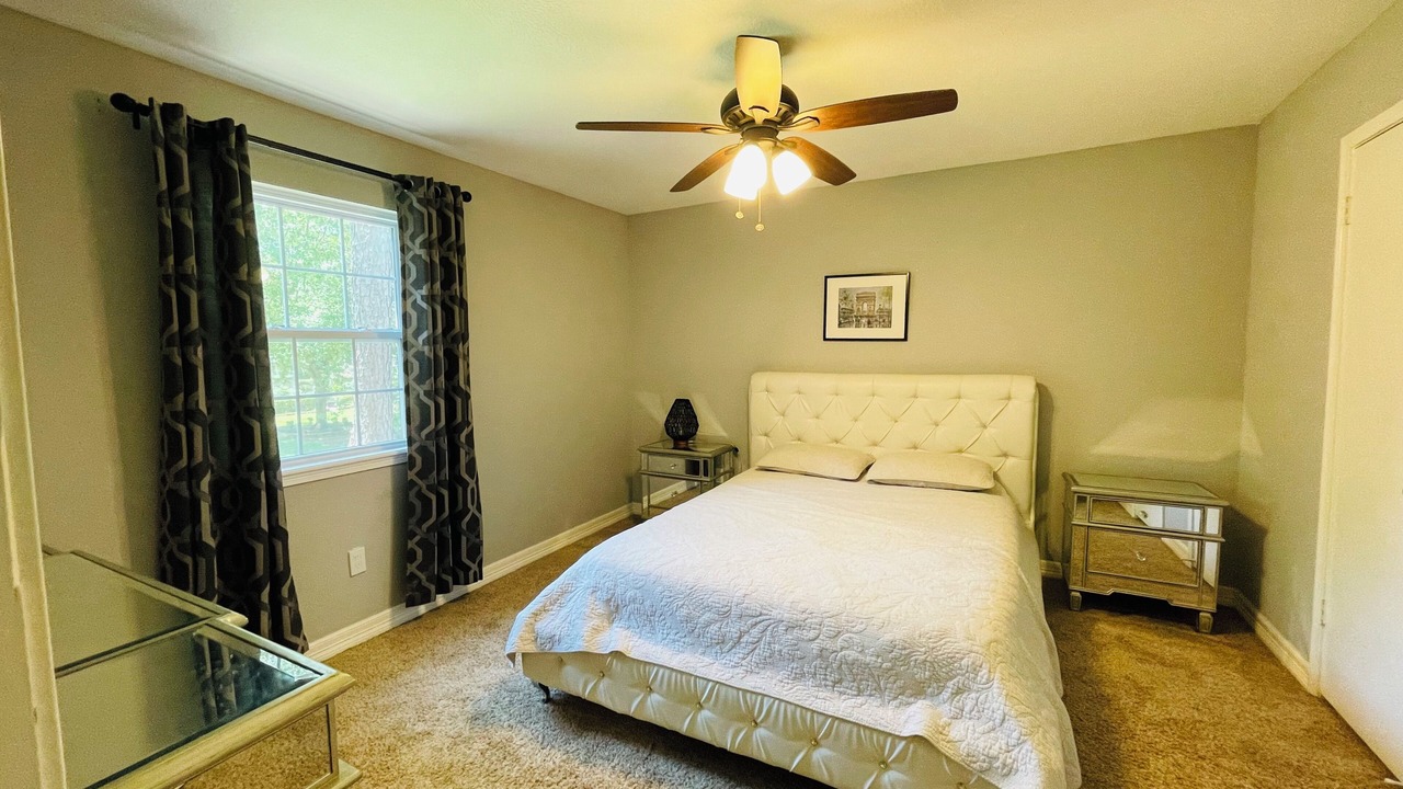 Photo of Bedroom in Memorial Northwest