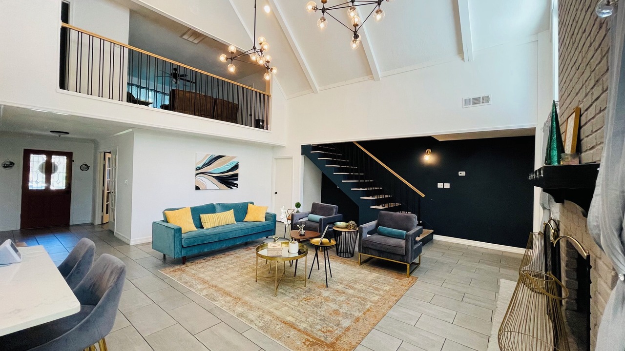 Photo of Livingroom in Memorial Northwest