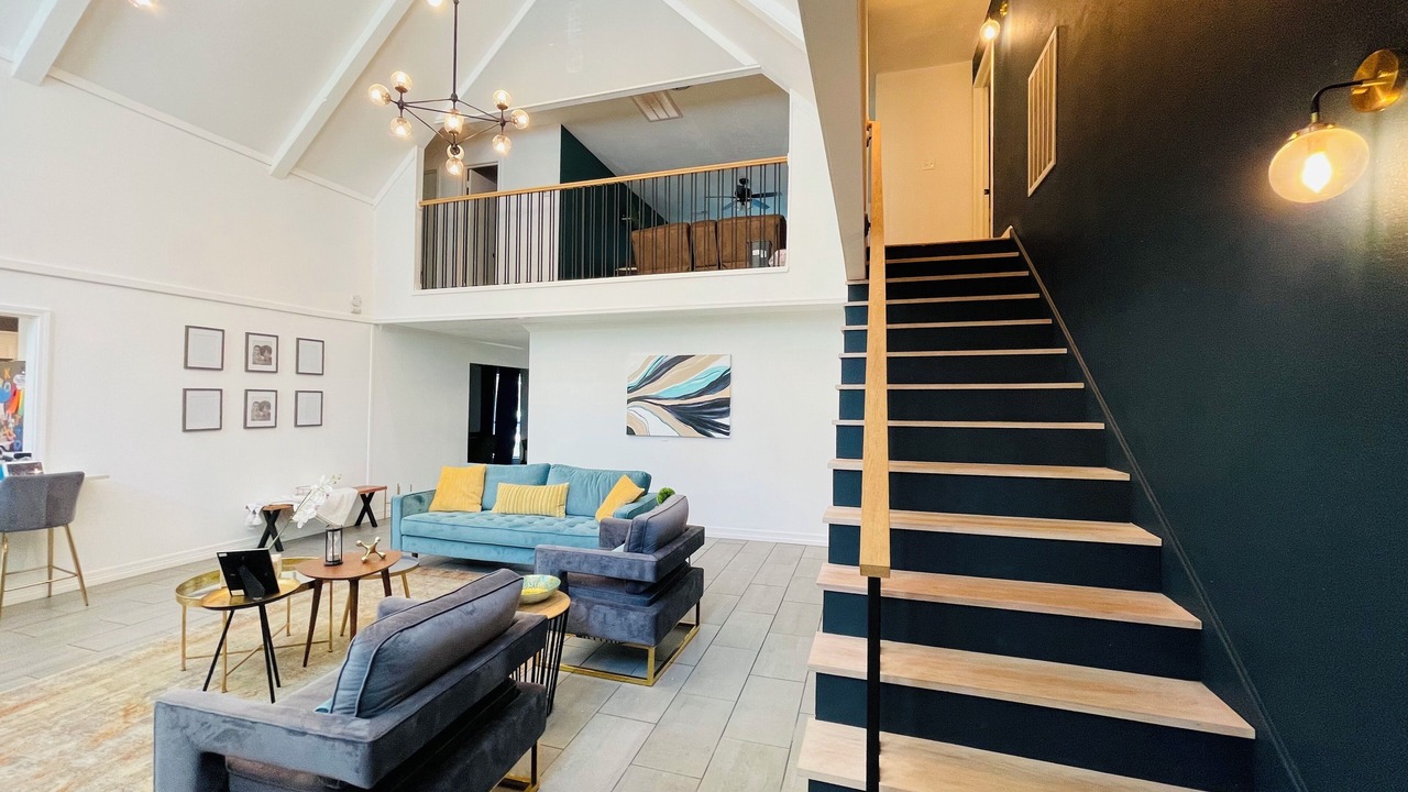 Photo of Livingroom in Memorial Northwest