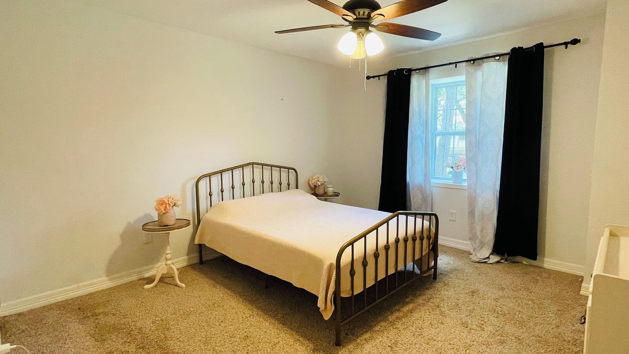 Photo of Bedroom in Memorial Northwest