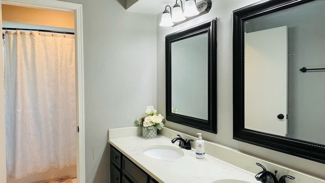 Photo of Bathroom in Memorial Northwest