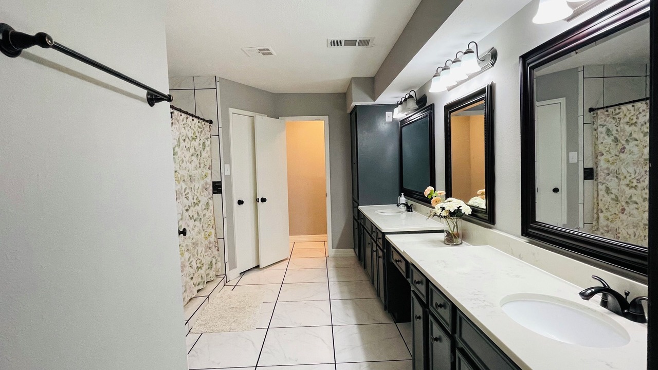 Photo of Bathroom in Memorial Northwest