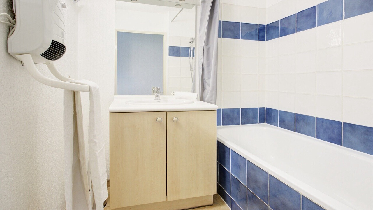 Photo of Bathroom in Homps