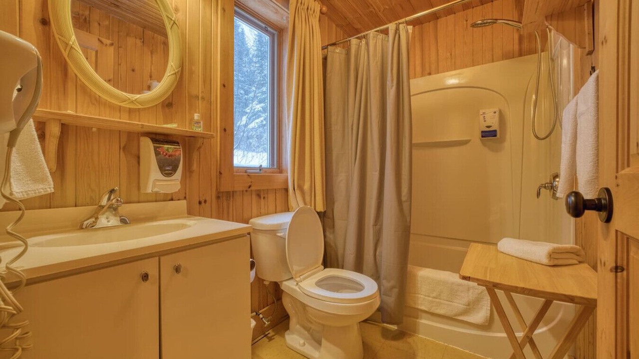 Photo of Bathroom in Saint-Paul-de-Montminy