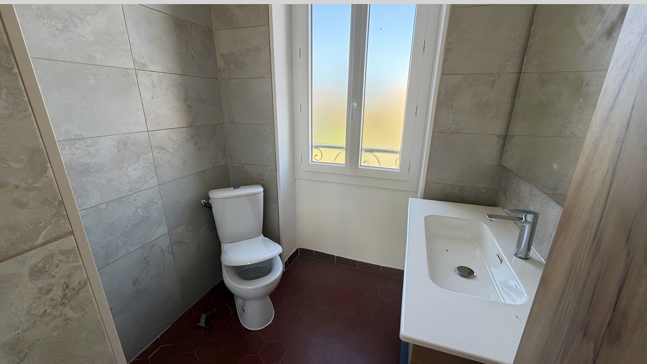 Photo of Bathroom in Saint-Laurent-La-Vernede