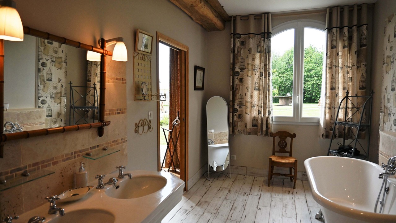 Photo of Bathroom in Epreville