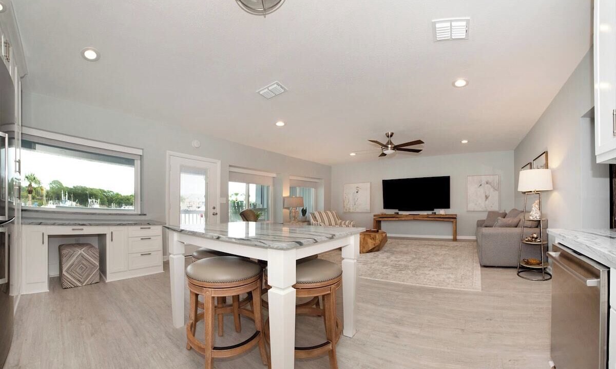 Photo of Livingroom in Panacea