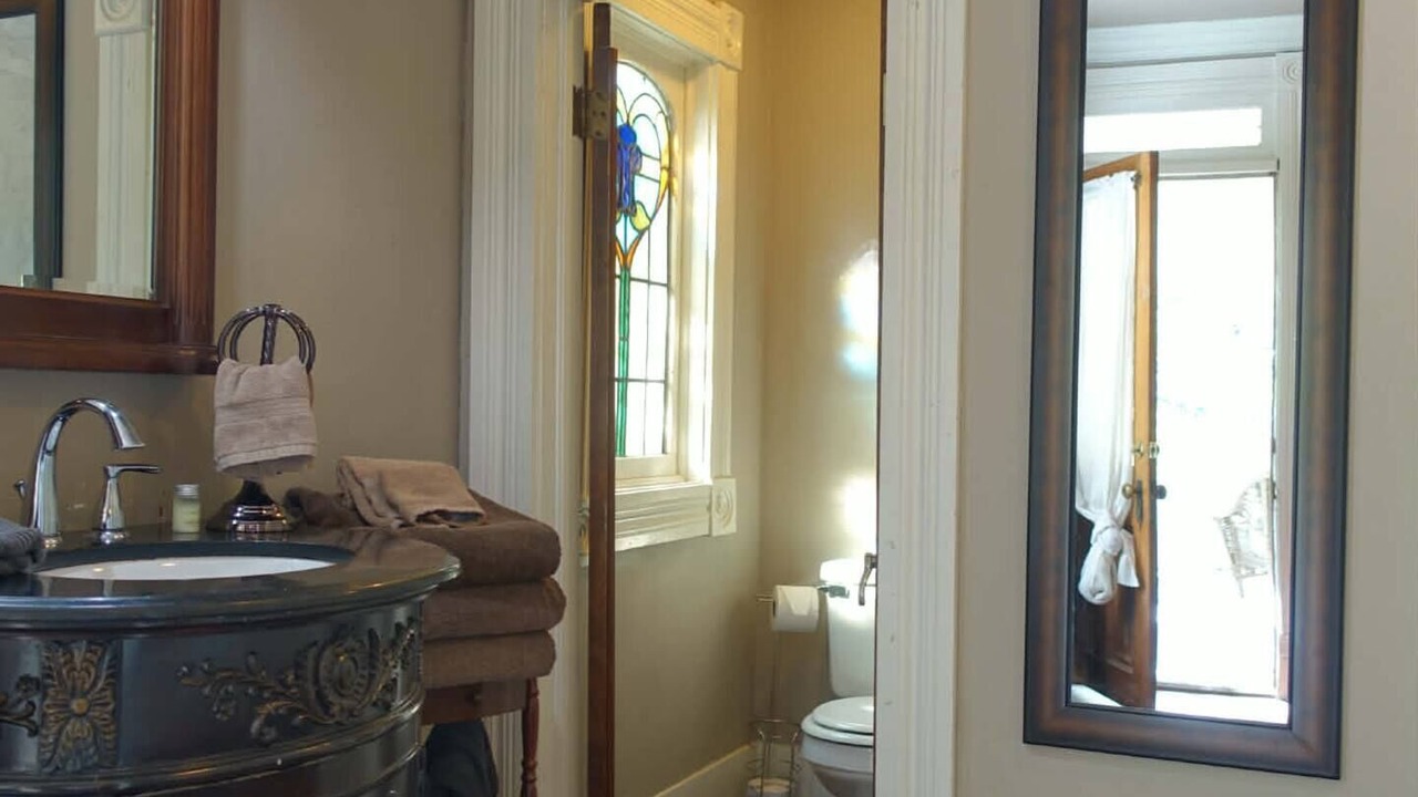 Photo of Bathroom in Eureka Springs Historic District