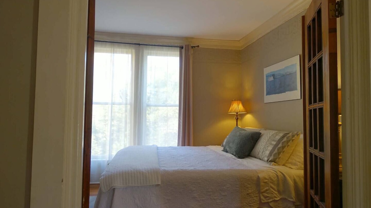 Photo of Bedroom in Eureka Springs Historic District