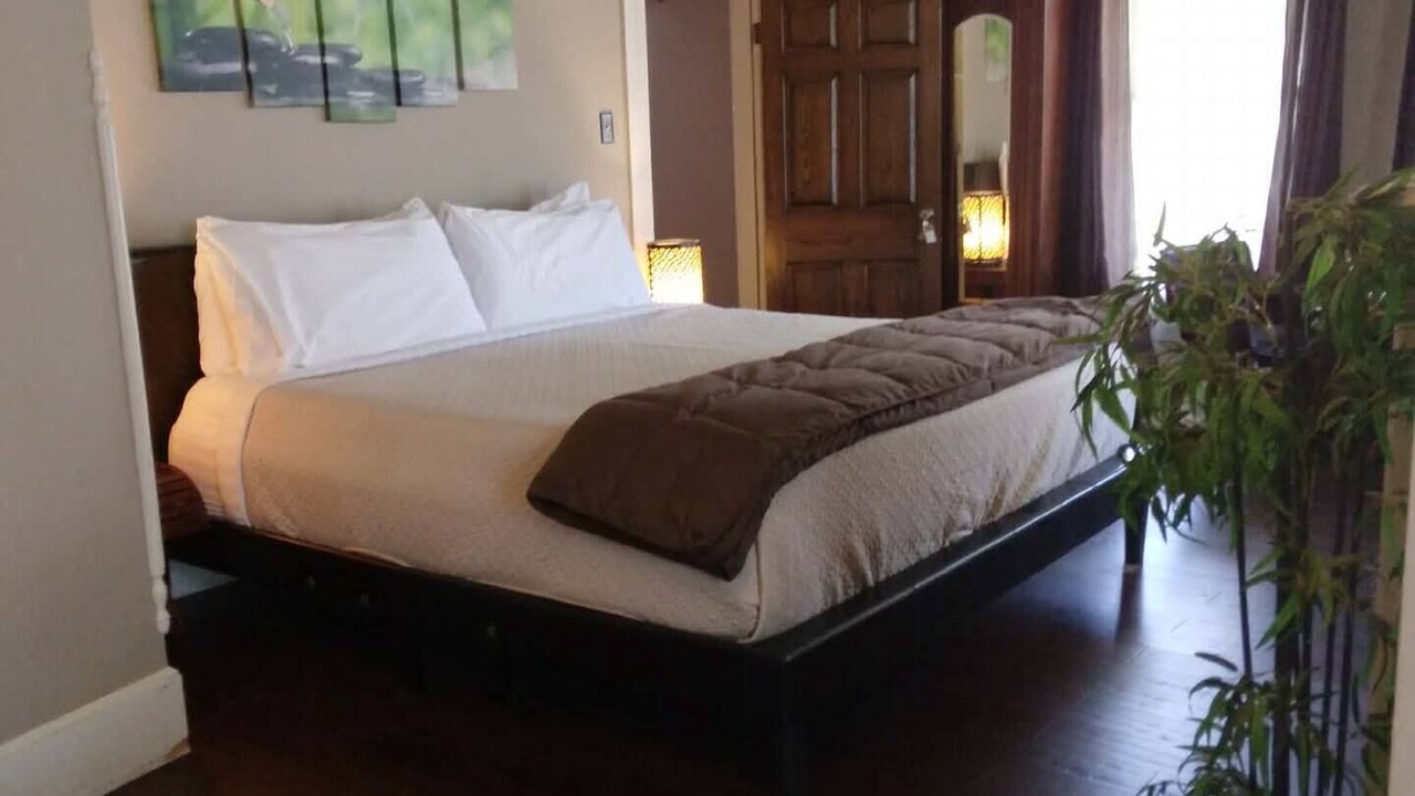 Photo of Bedroom in Eureka Springs Historic District