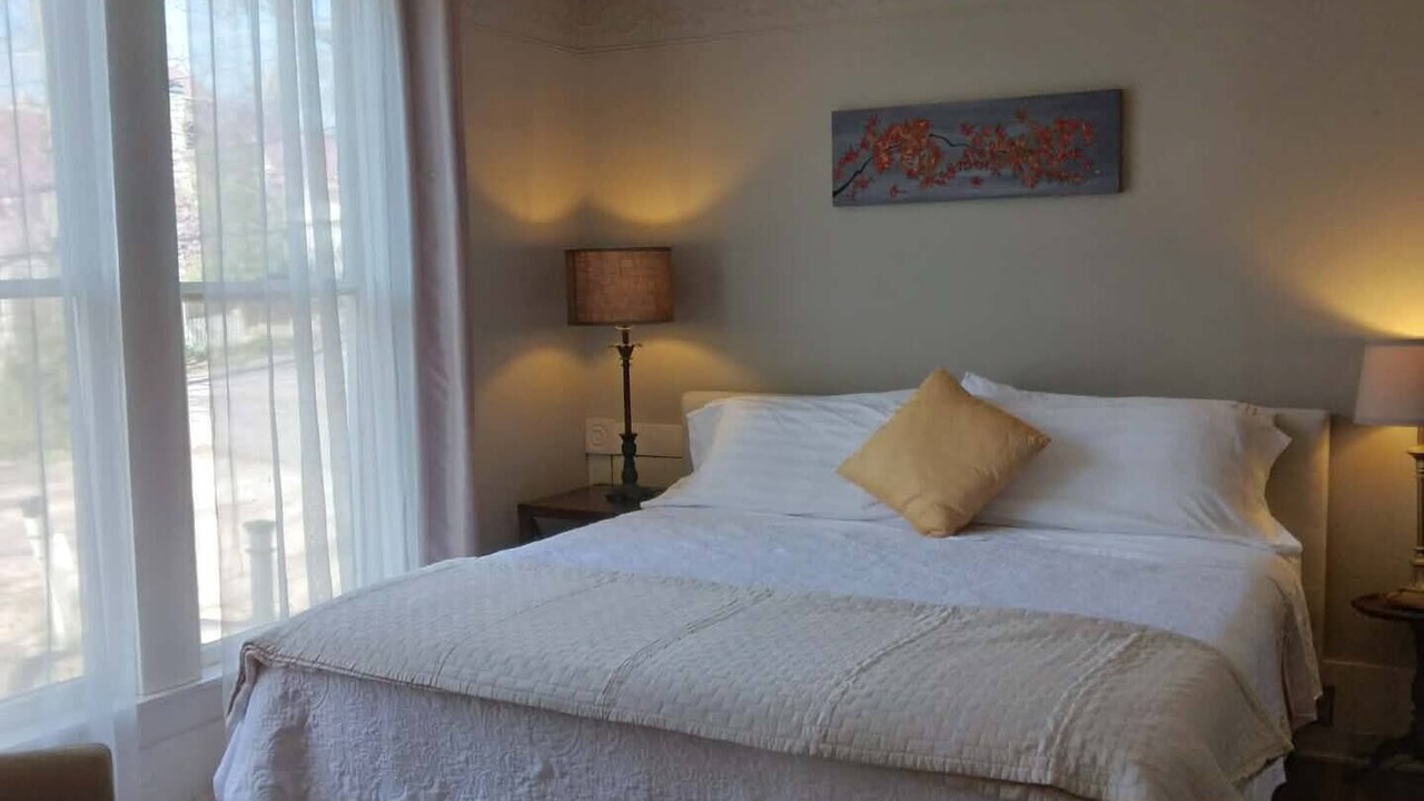 Photo of Bedroom in Eureka Springs Historic District