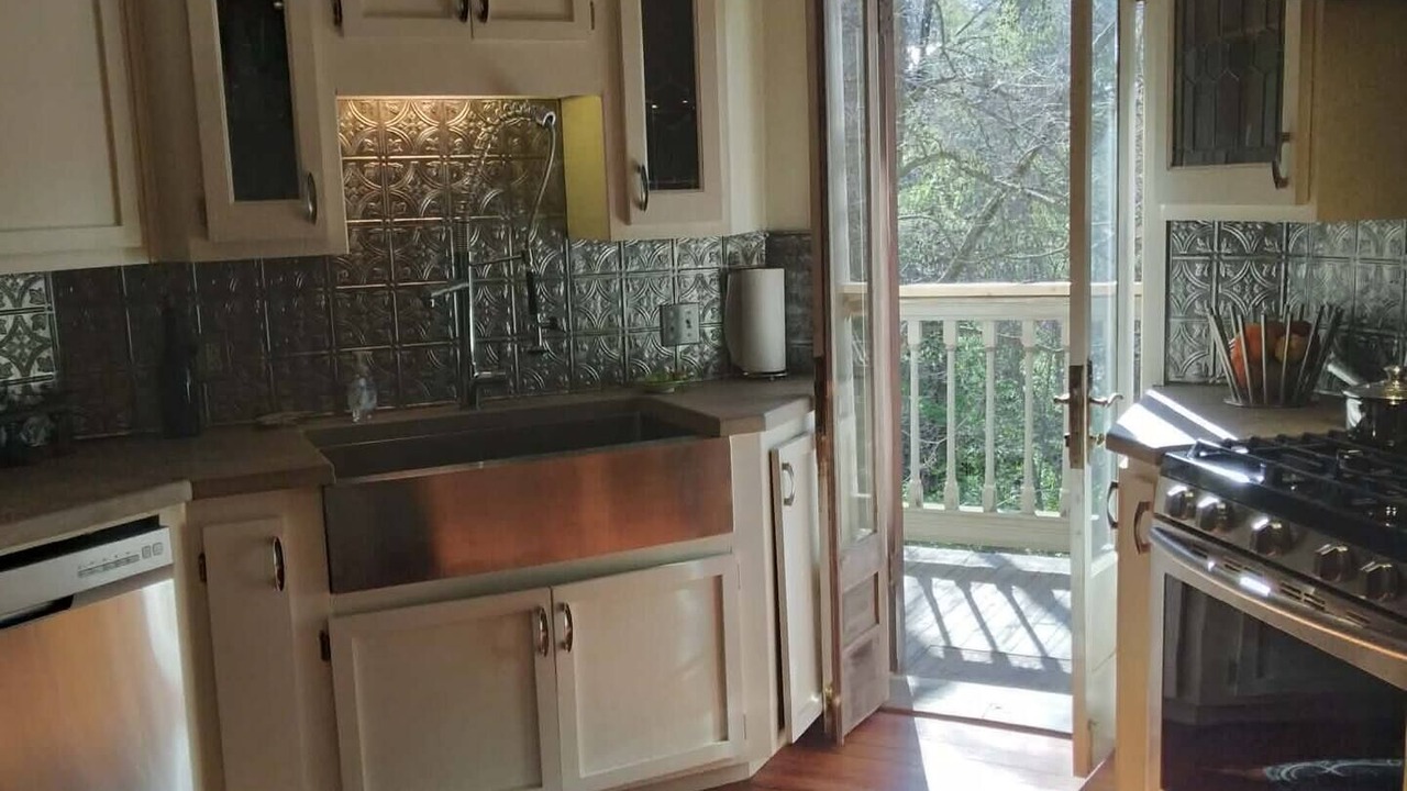 Photo of Kitchen in Eureka Springs Historic District