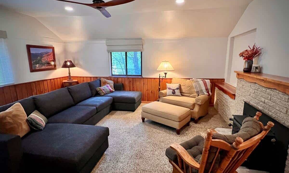 Photo of Livingroom in Snowbird