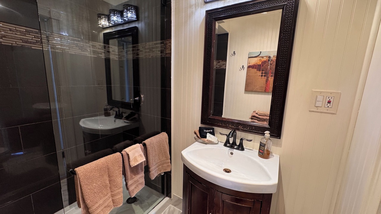 Photo of Bathroom in Eureka Springs Historic District