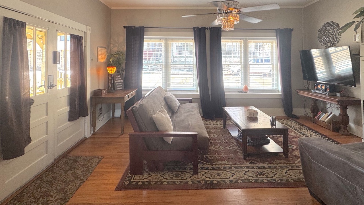 Photo of Livingroom in Eureka Springs Historic District
