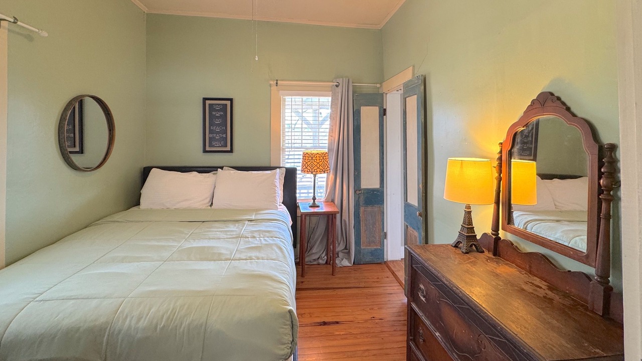 Photo of Bedroom in Eureka Springs Historic District