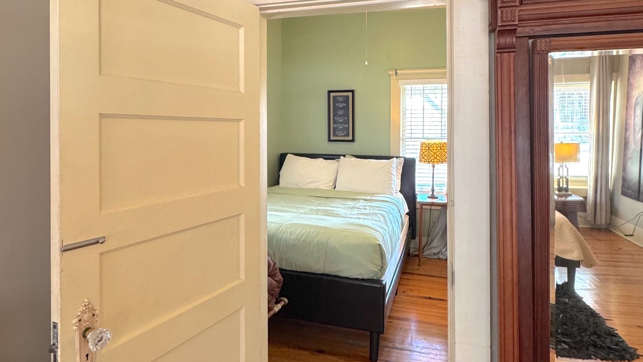 Photo of Bedroom in Eureka Springs Historic District