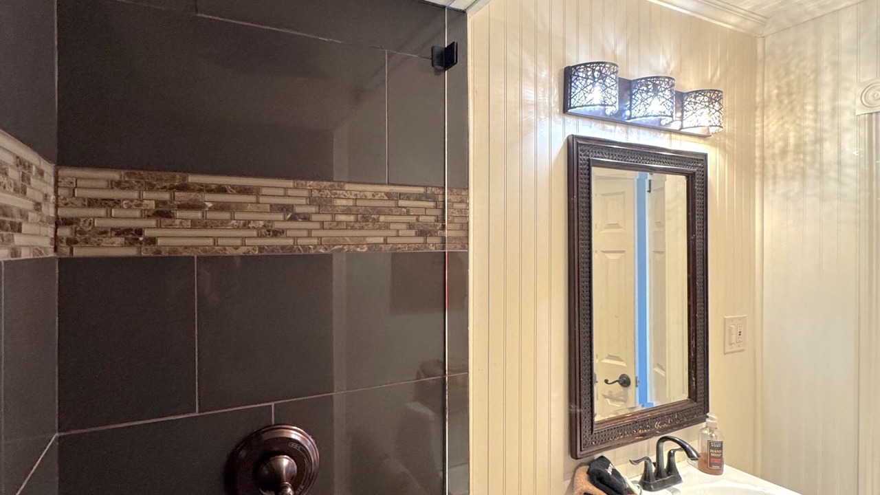 Photo of Bathroom in Eureka Springs Historic District