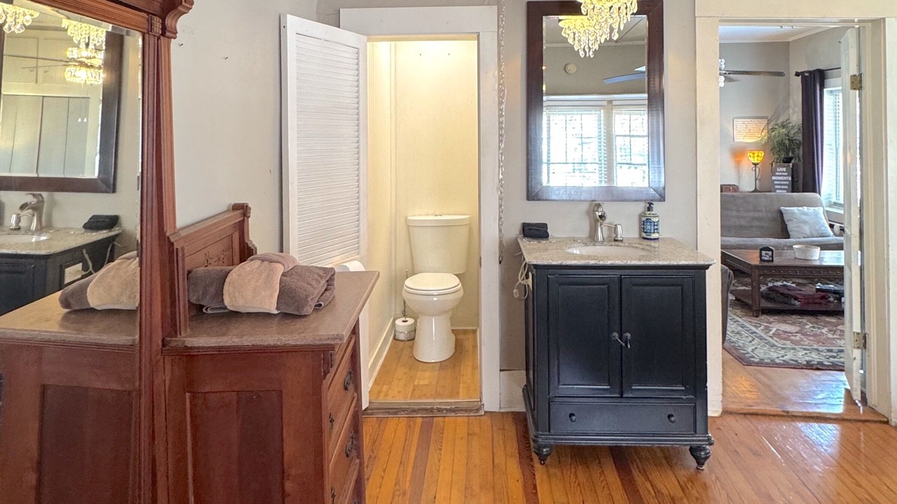 Photo of Bathroom in Eureka Springs Historic District
