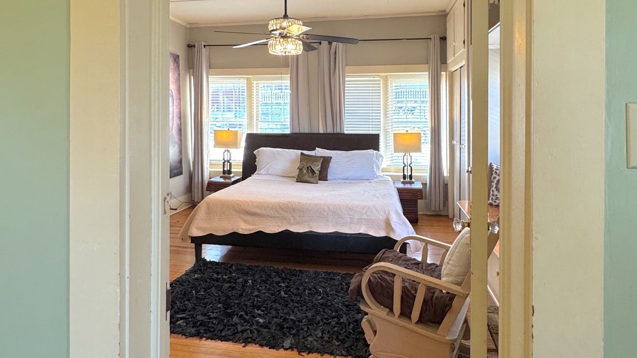 Photo of Bedroom in Eureka Springs Historic District