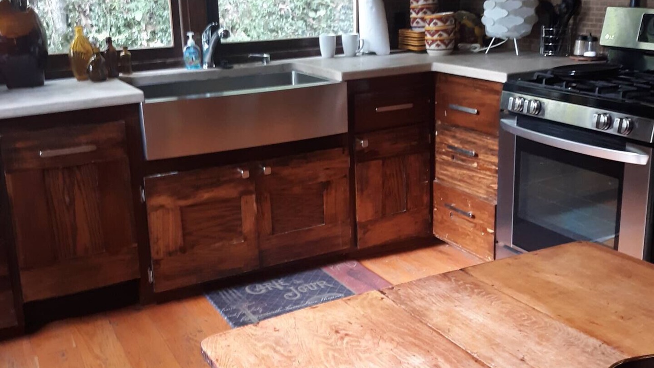 Photo of Kitchen in Eureka Springs Historic District