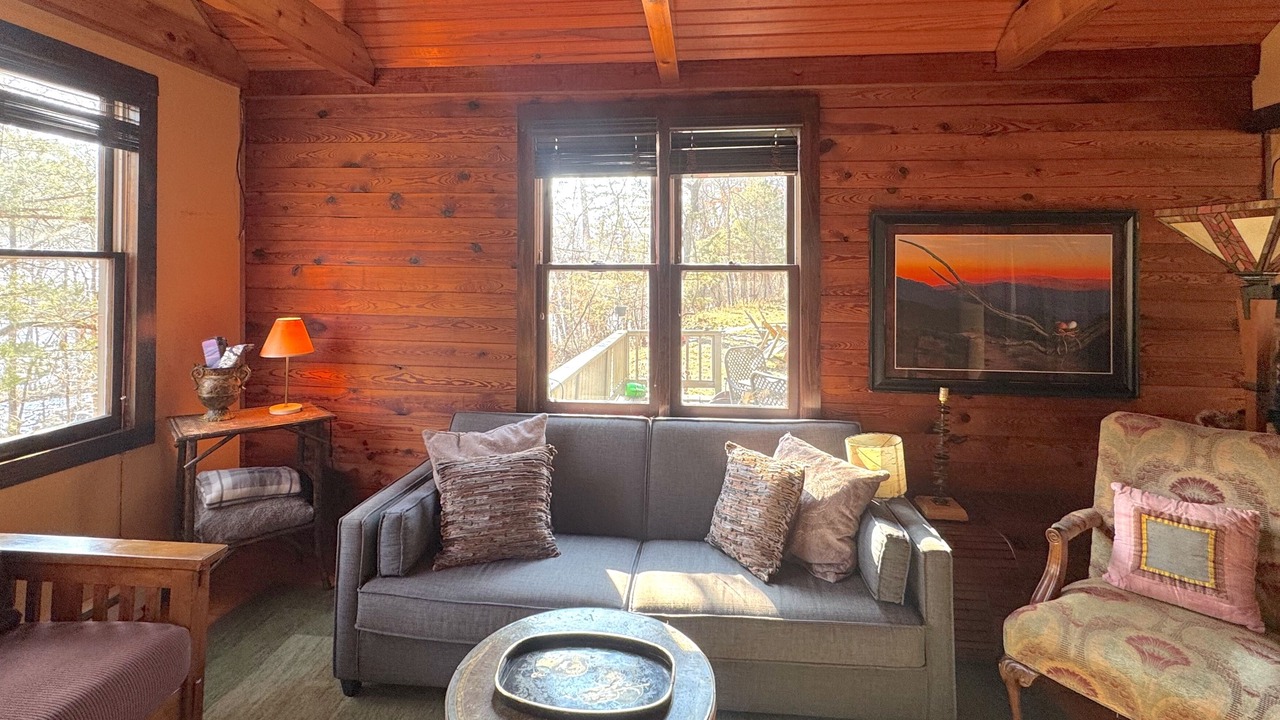 Photo of Livingroom in Eureka Springs Historic District