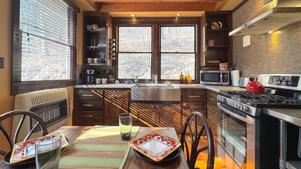 Photo of Kitchen in Eureka Springs Historic District