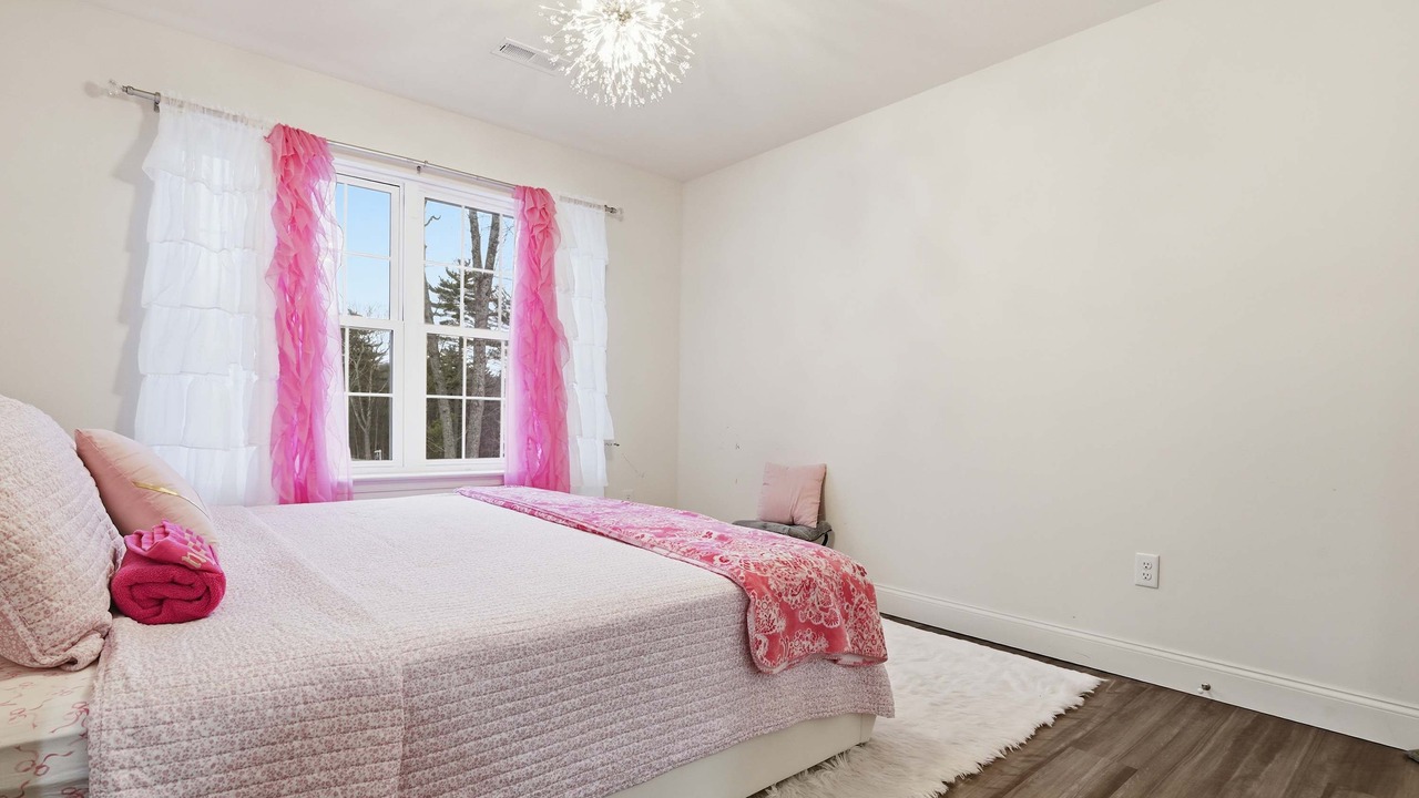 Photo of Bedroom in Jonas