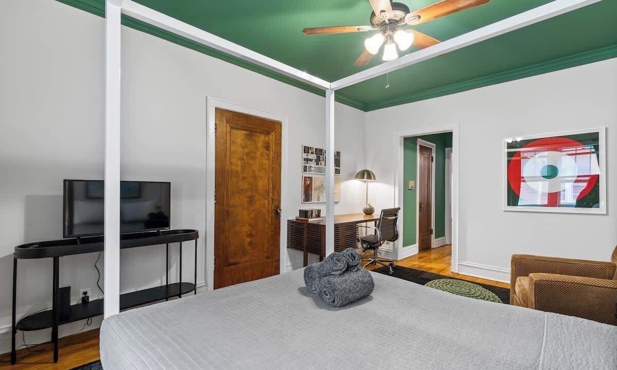 Photo of Bedroom in Uptown