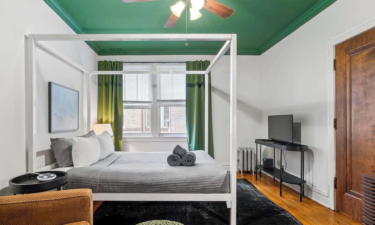 Photo of Bedroom in Uptown
