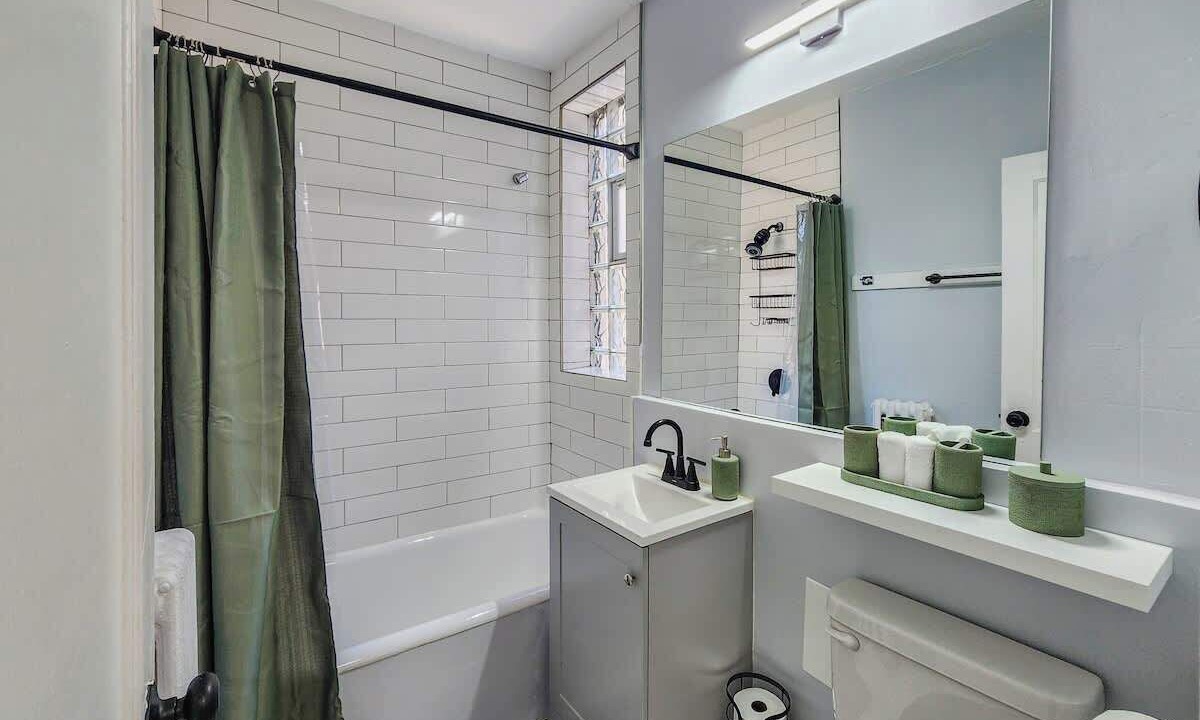 Photo of Bathroom in Mid-North District