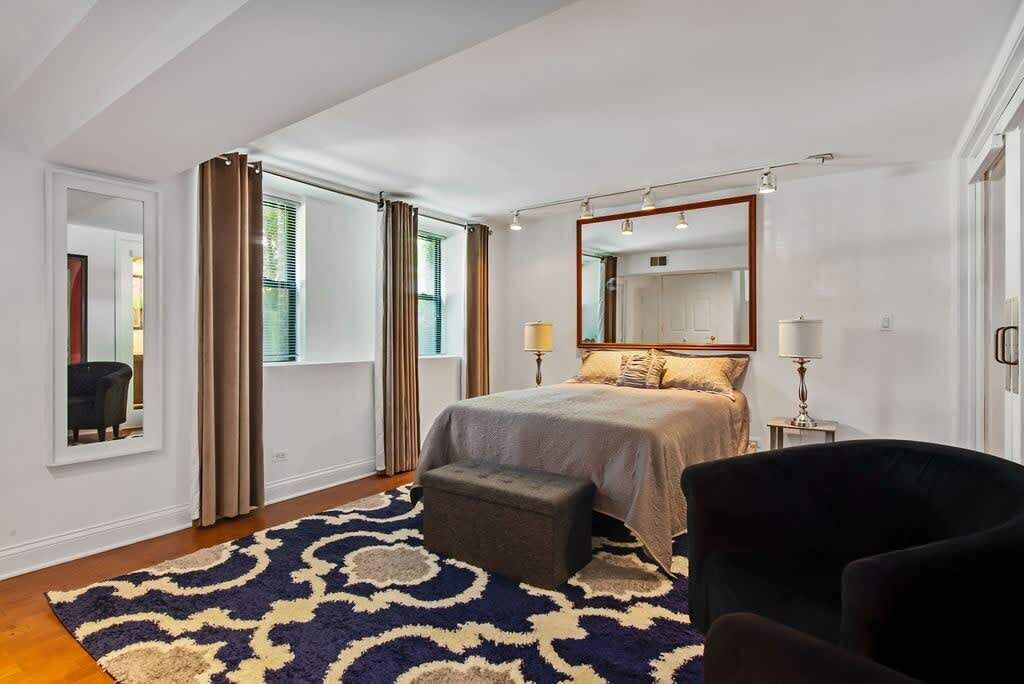 Photo of Bedroom in Old Town Triangle