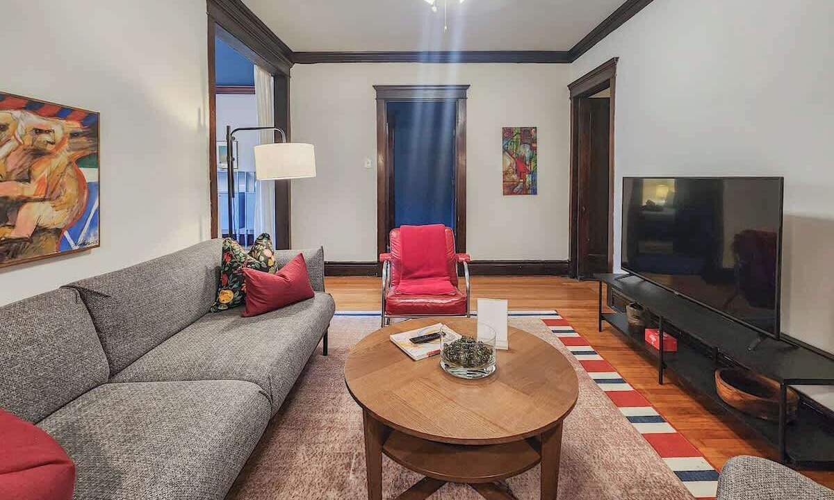 Photo of Livingroom in Wrigleyville