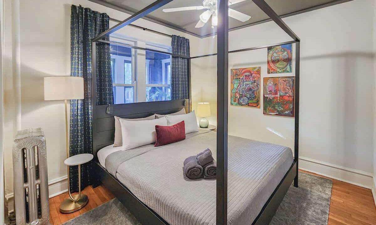 Photo of Bedroom in Wrigleyville