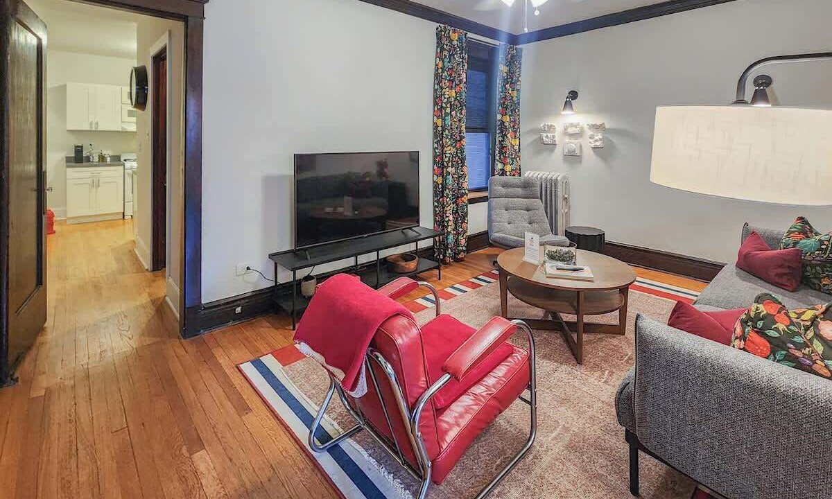 Photo of Livingroom in Wrigleyville