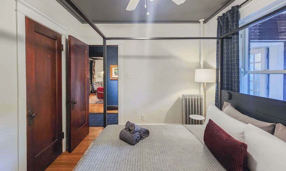 Photo of Bedroom in Wrigleyville