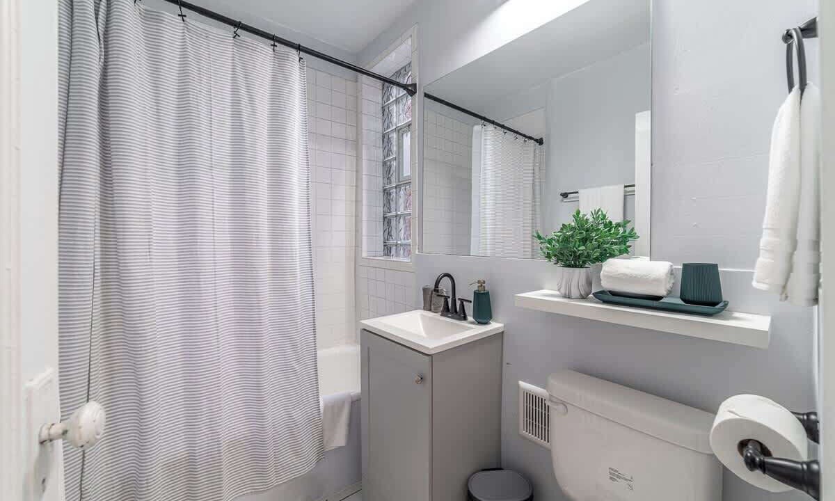 Photo of Bathroom in Mid-North District