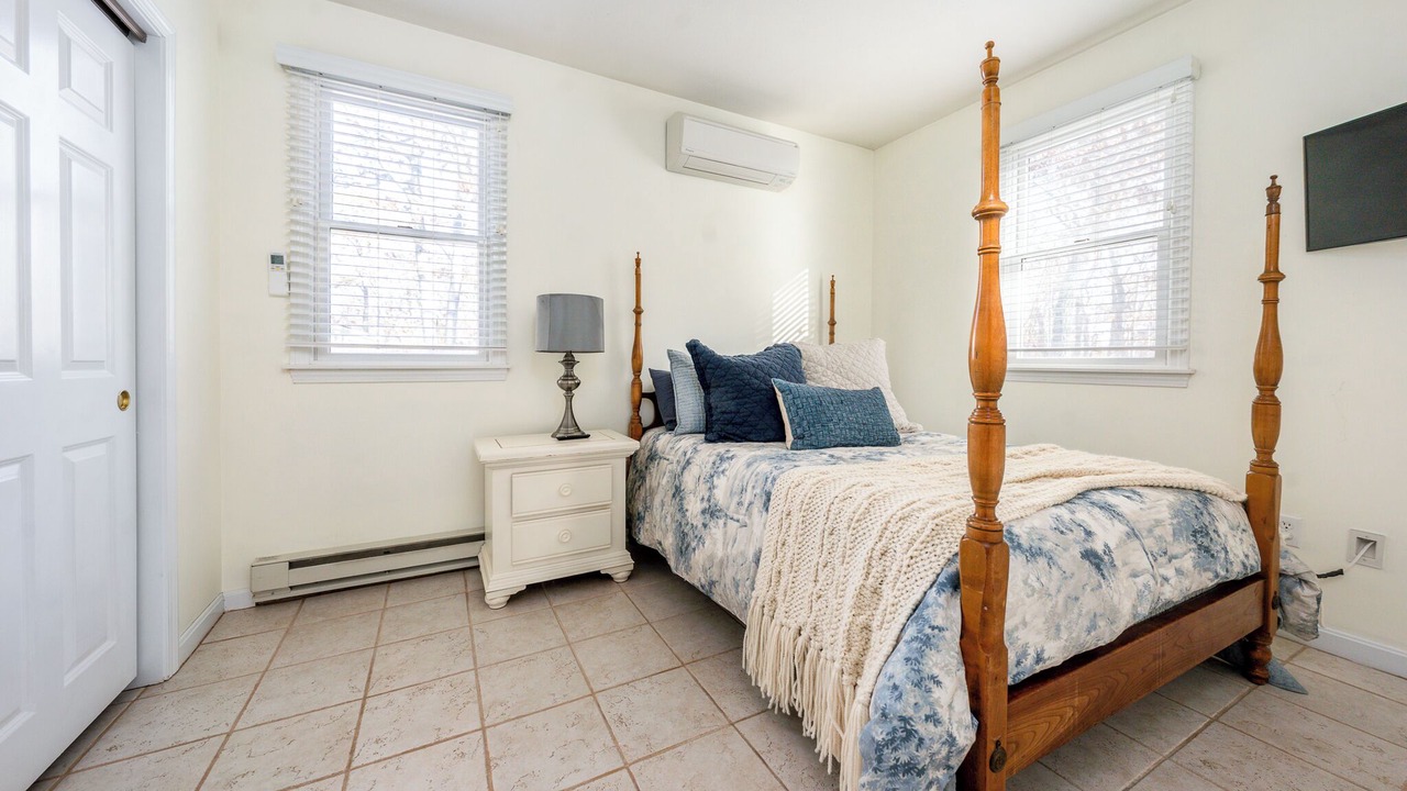 Photo of Bedroom in Silver Beach