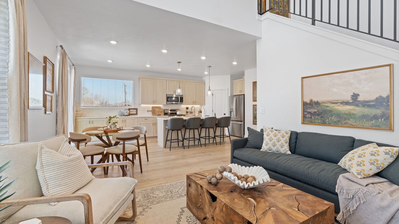 Photo of Livingroom in Midvale