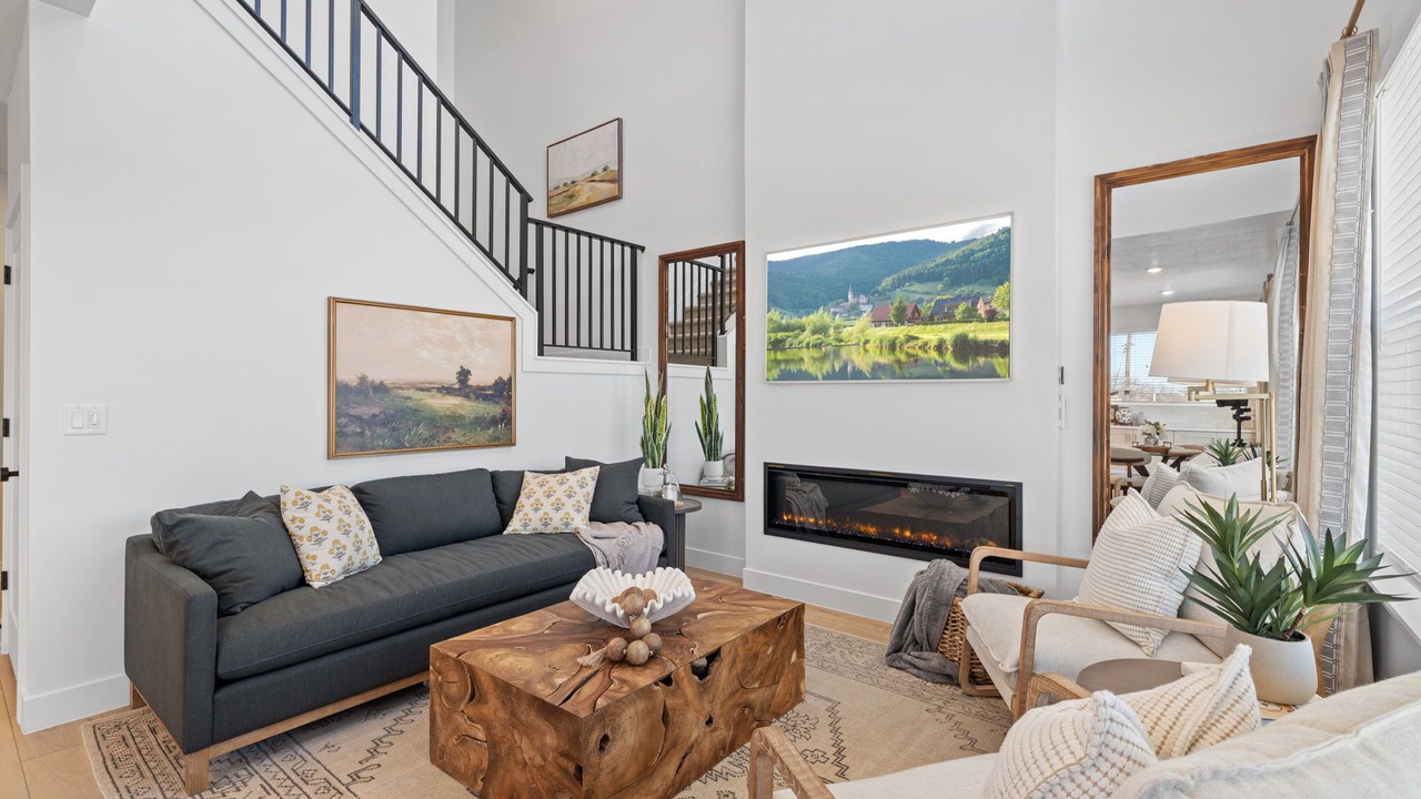Photo of Livingroom in Midvale