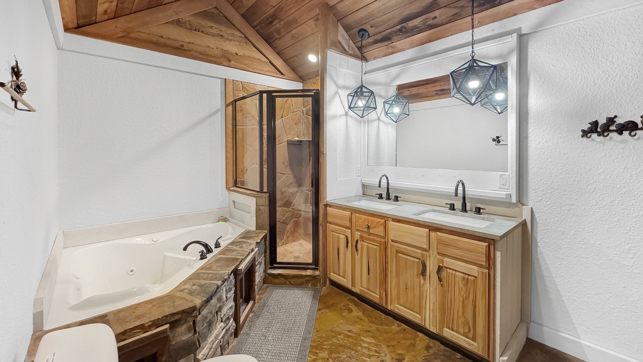 Photo of Bathroom in Cashes Valley