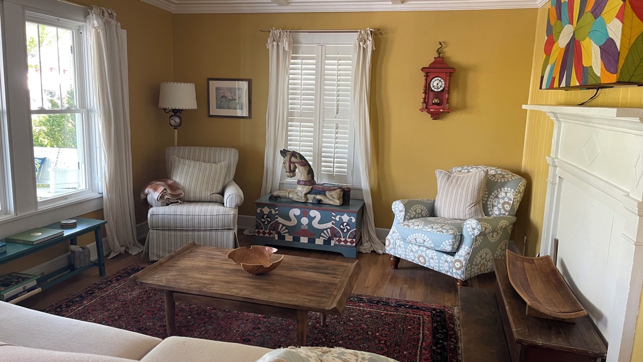 Photo of Livingroom in Rockbridge Baths