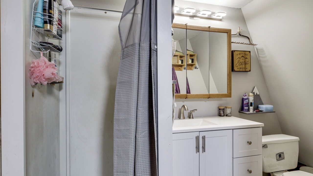 Photo of Bathroom in Wasco County