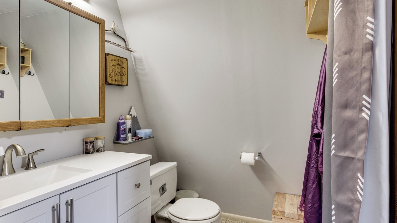 Photo of Bathroom in Wasco County